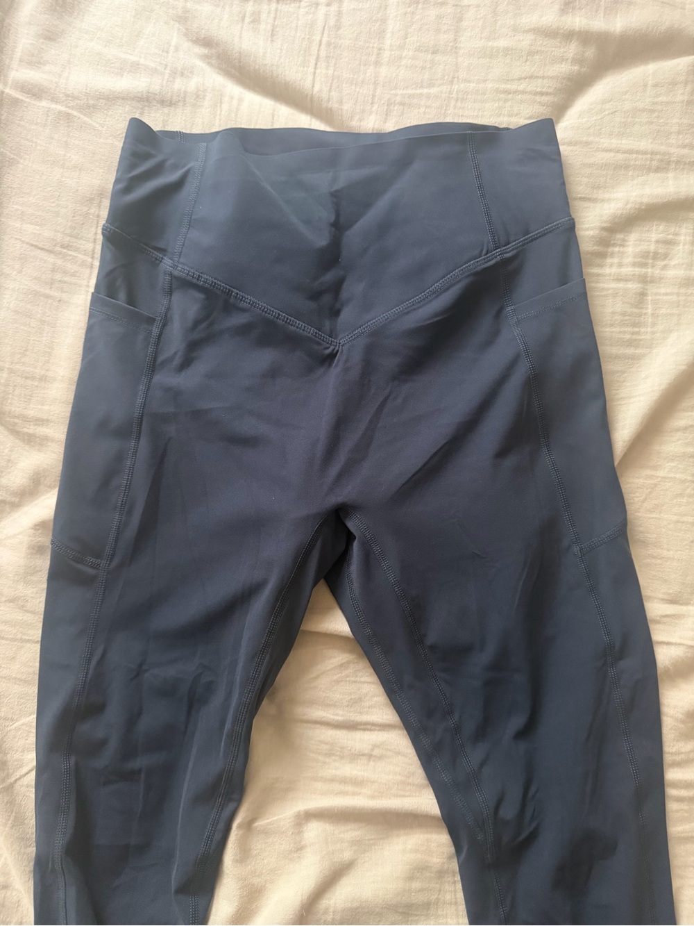 HALARA Navy High-Rise Scrunch-Back Leggings - Picture 3 of 4